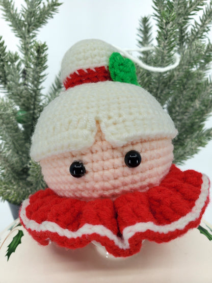 Mrs. Claus Amigurumi Ornament – Soft & Sweet Holiday Charm 👵✨