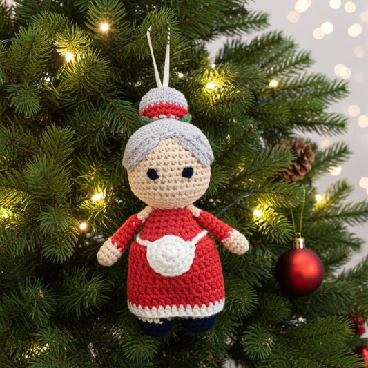 Full-Body Mrs. Claus Amigurumi Ornament – Soft, Safe & Storybook Sweet 👵🧵