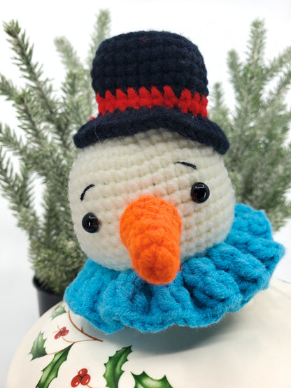 Snowman Head Amigurumi Ornament – A Cozy Classic with a Handmade Charm ⛄🎄