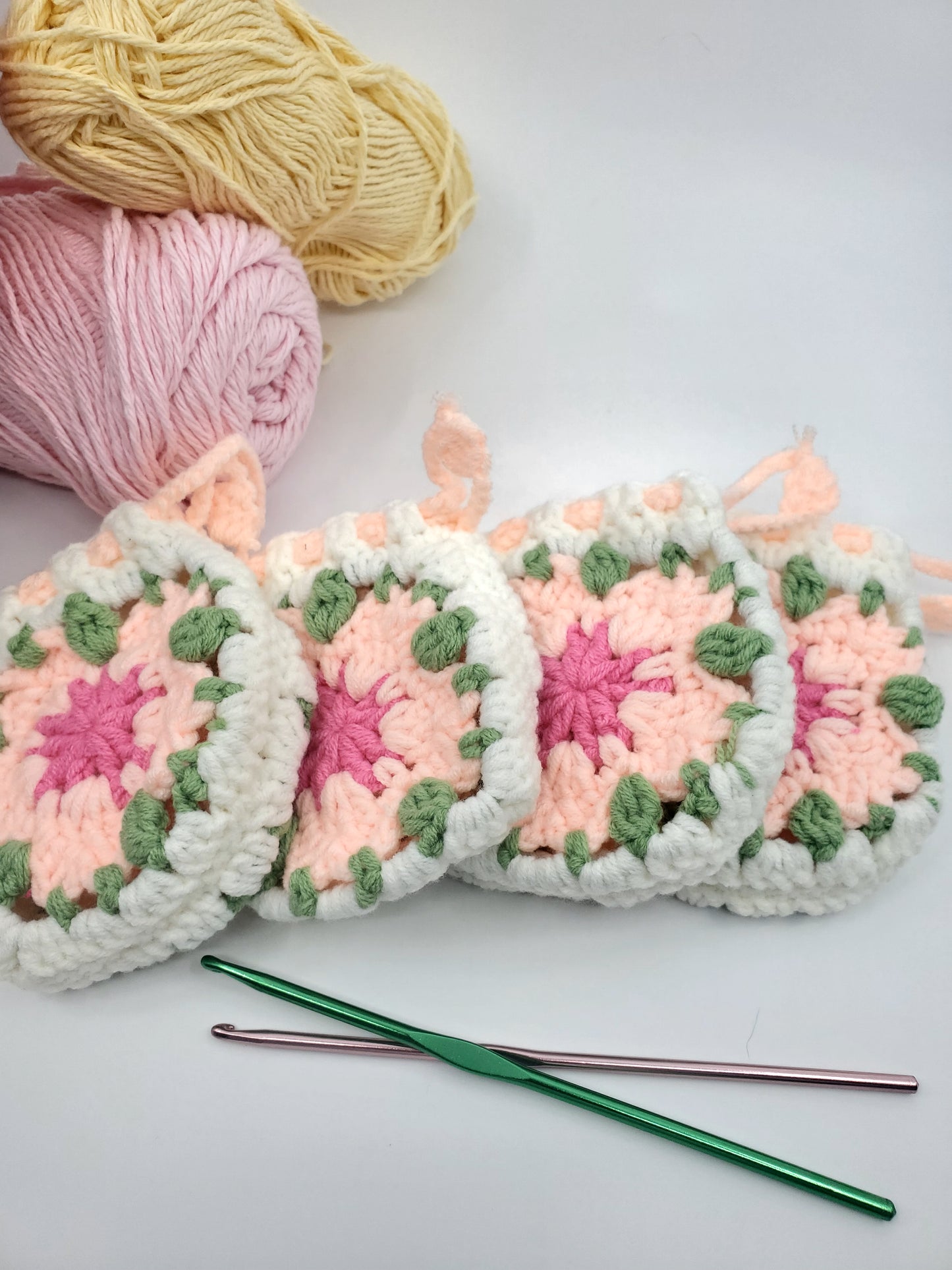 Floral Mini Coin Purse - White & Pink